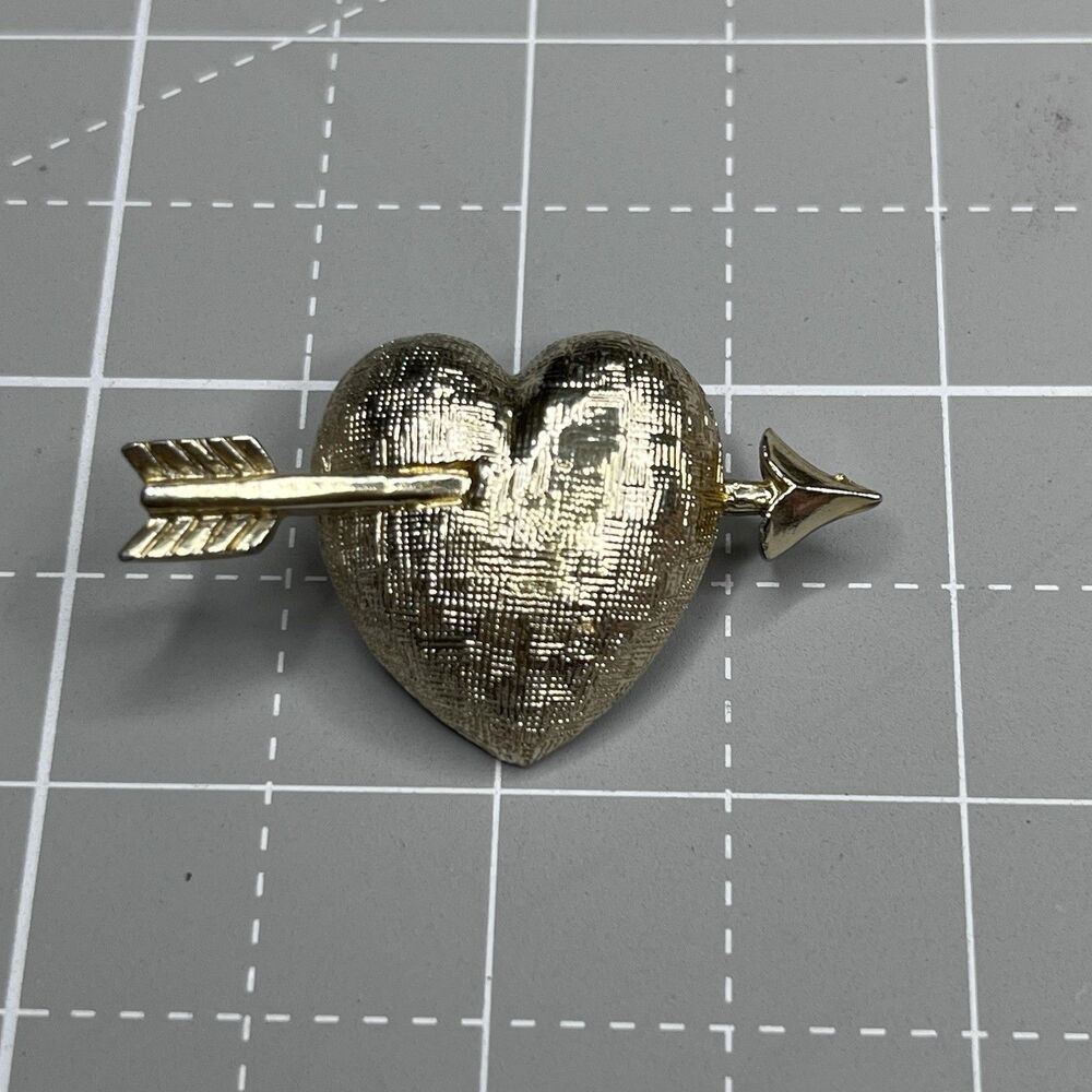 Vintage Brooch Esquire 1961 Gold Tone Metal Heart with Arrow Textured